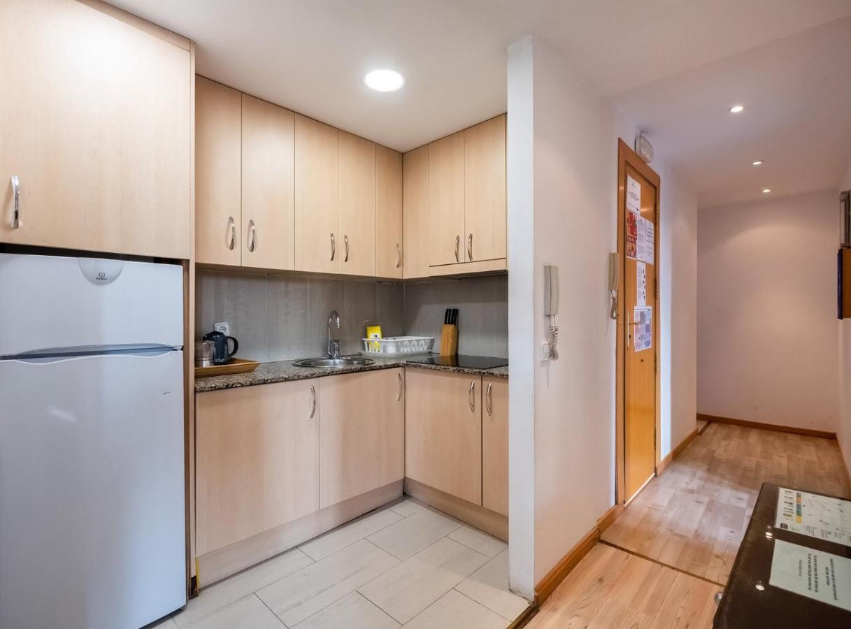 Apartamentos El Pintor Барселона Екстериор снимка
